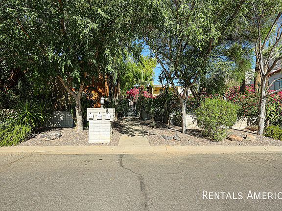3rd image of 4824 N Woodmere Fairway