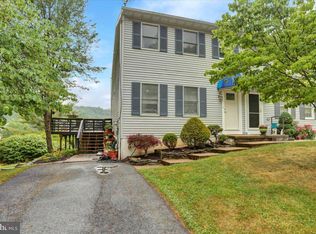 431 Grove Ave, Mohnton, PA 19540