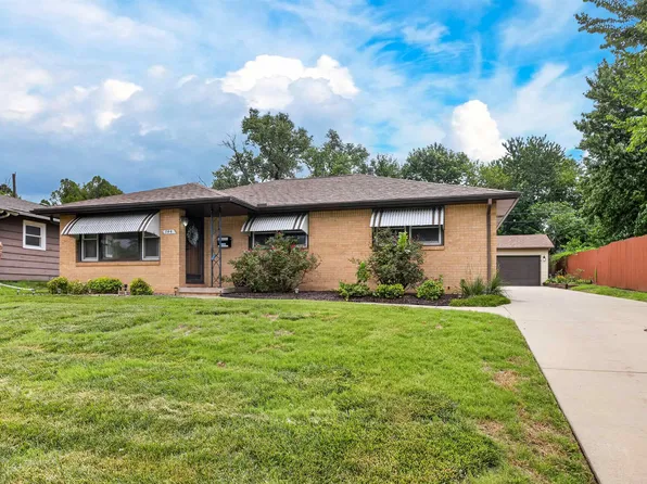 744 S Fabrique Dr, Wichita, KS 67218