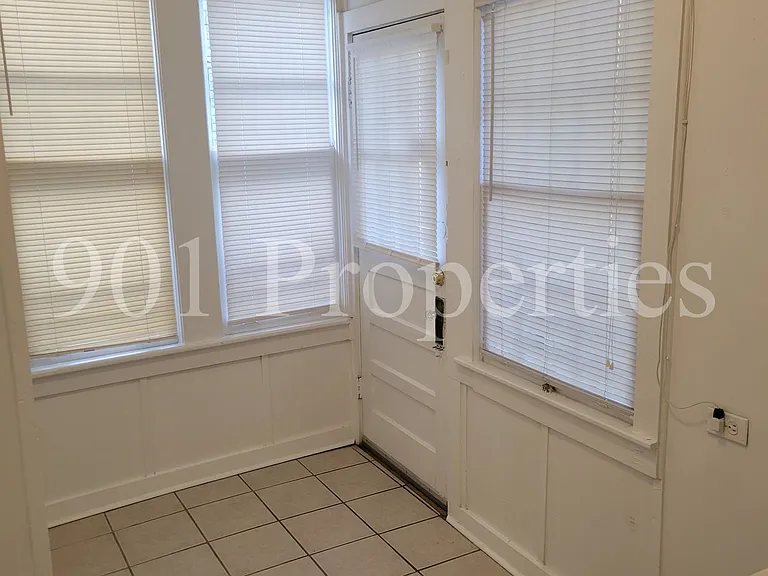 212 N Willett St #2 — Photo 8