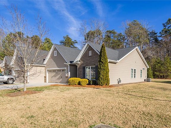 2nd image of 5122 Moseley Dr
