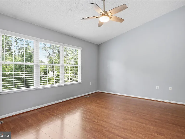 423 Foxridge Dr SW — Photo 24