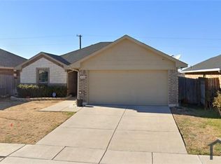 9140 Saint Barts Rd, Fort Worth, TX 76123