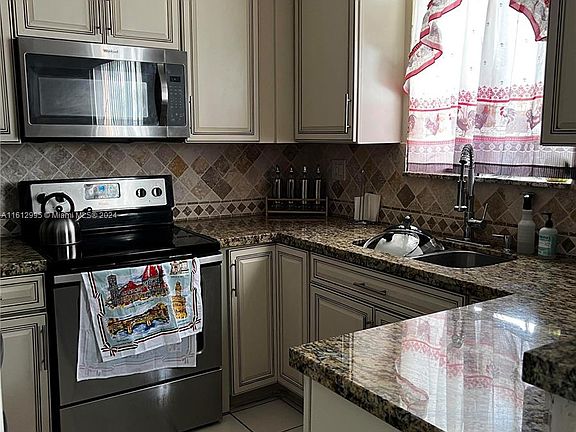 3rd image of 1401 SE 27th Ct #1