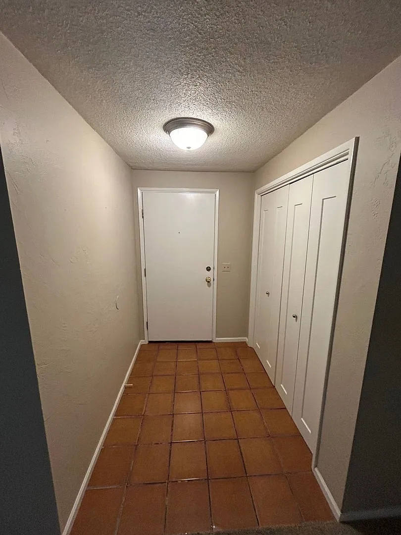Kincaid Apts. — Photo 3
