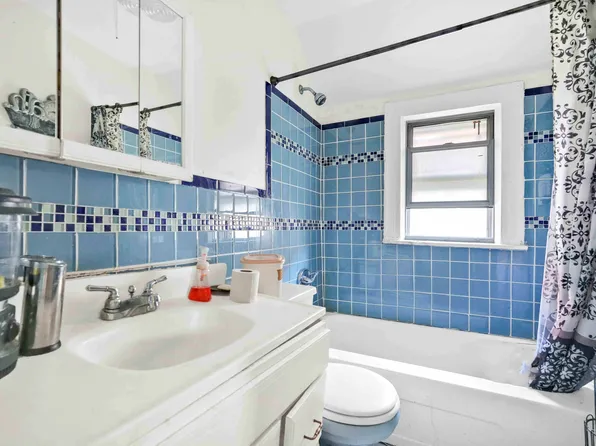 190-63 112th Avenue image 5 of 10