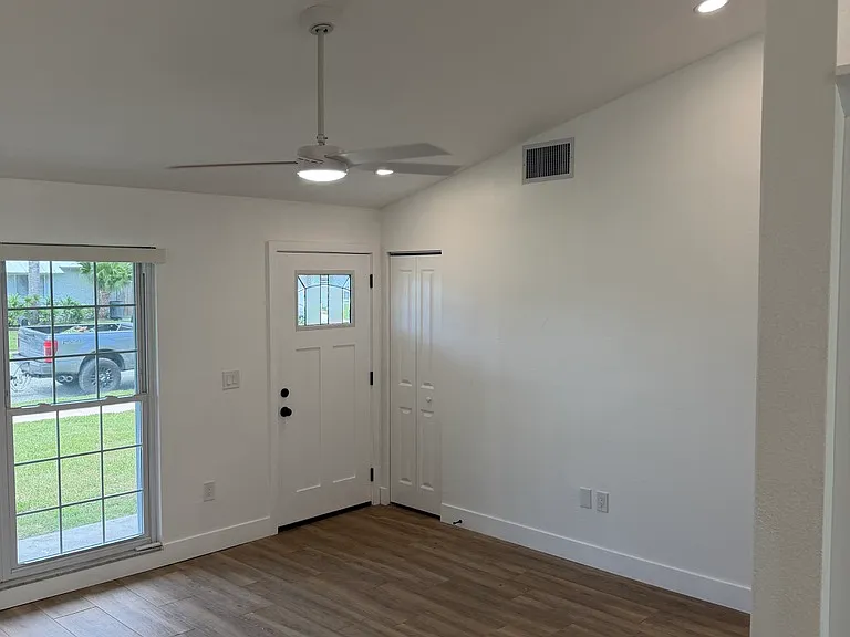 7608 Humboldt Ave — Photo 10