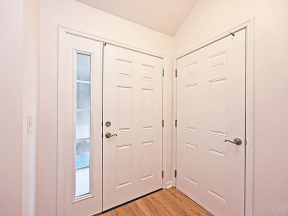 3rd image of 4469 English Oak Ct