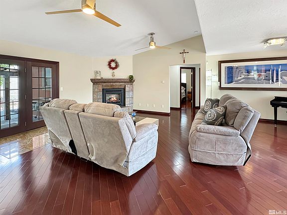 3rd image of 4135 Autumn Hills Dr