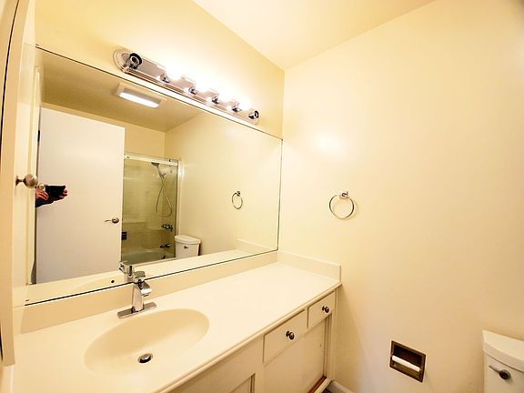 5th image of 819 N Humboldt St APT 304