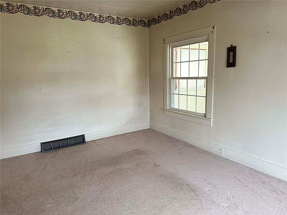 5th image of 105 Central Ave