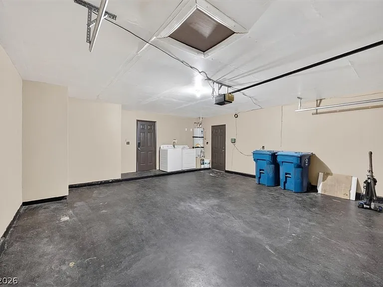 6834 Grandola Dr — Photo 30