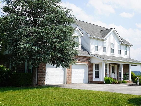 2nd image of 301 Yorkshire Ct