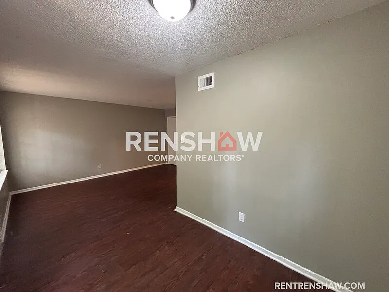 2 bed, 1.0 bath, 815 sqft, $895 — Photo 3
