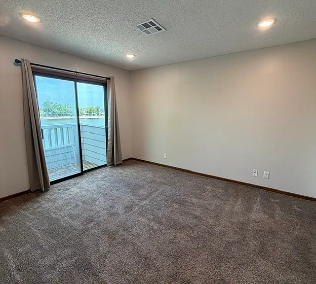 1007 N Lakewind St — Photo 21