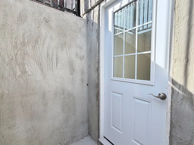 1 Kenneth Ross Bnd #LOWER — Photo 21