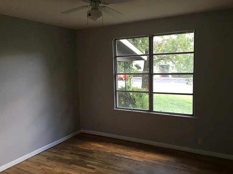 4508 Bennett Ave — Photo 9