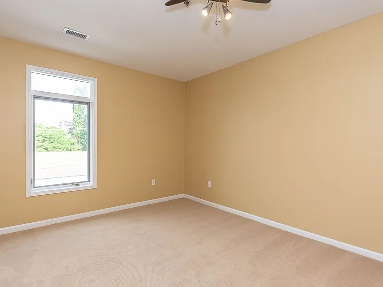 422 E Kirkwood Ave — Photo 13