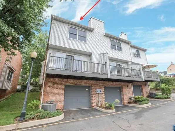 122 Panorama Dr, Edgewater, NJ 07020