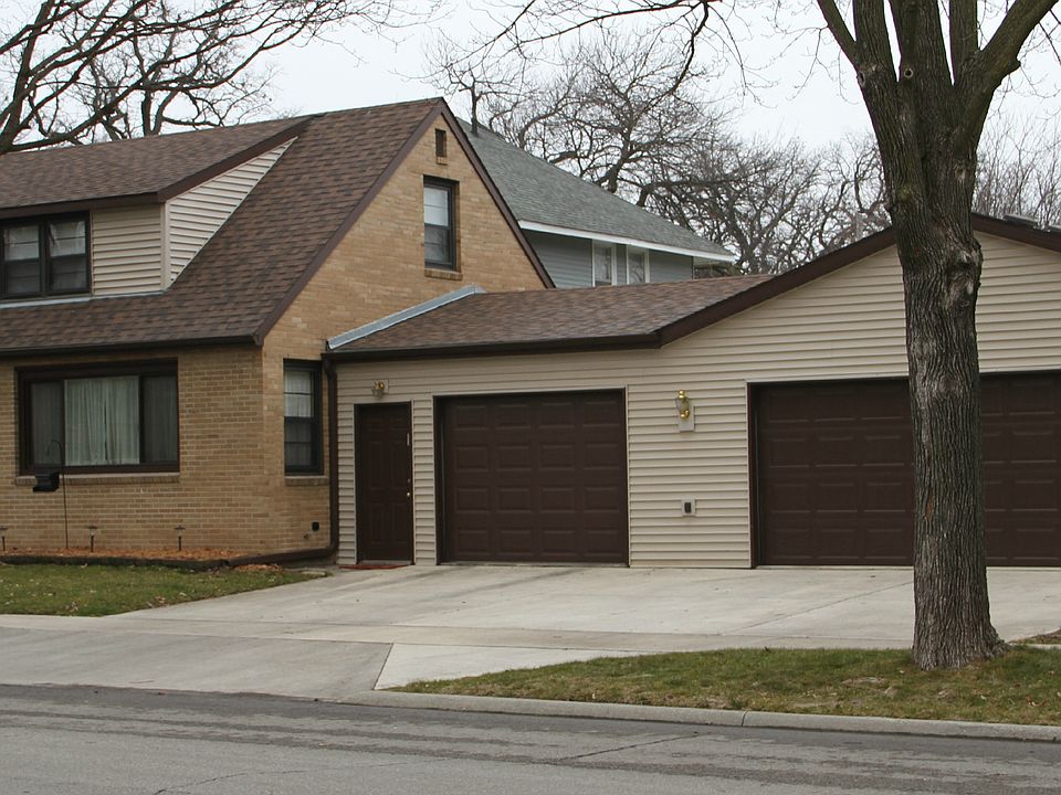 1st image of 632 11th St NE