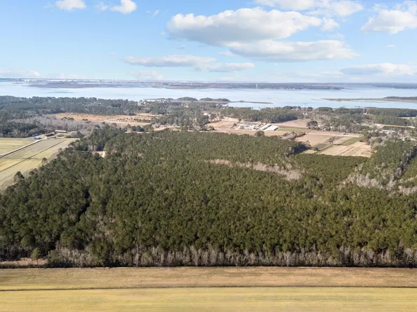 1674 Hwy 101, Beaufort, NC 28516