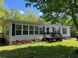 839 Oak Grove Church Rd, Mount Airy, NC 27030