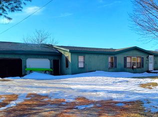 9866 Erdman Rd, Onekama, MI 49675