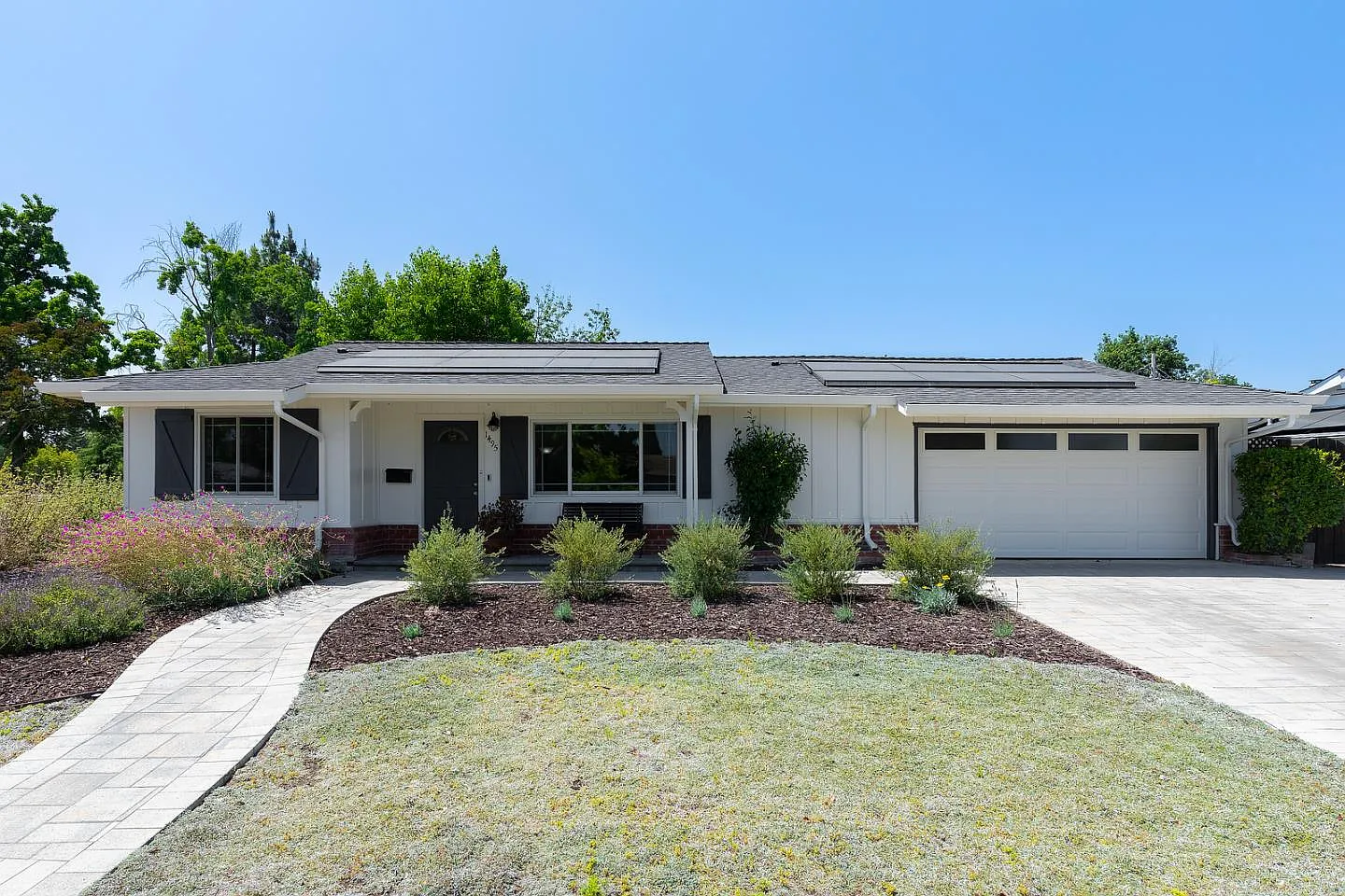 1495 Lamore Dr photo 1