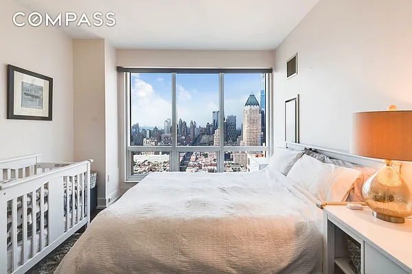 Rented by Compass | media 27