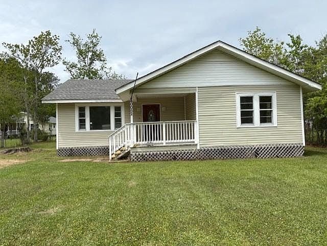 1st image of 40052 Thomas Ln