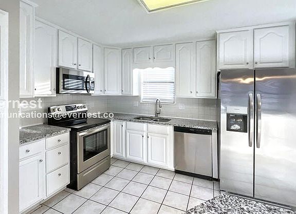 3rd image of 7936 N Forest Ave