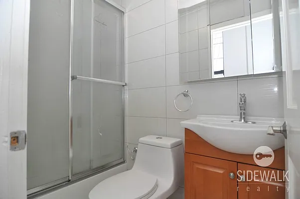 Rented by Sidewalk Realty LLC | media 3