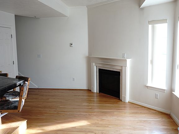 3rd image of 379 E 600 S APT 9