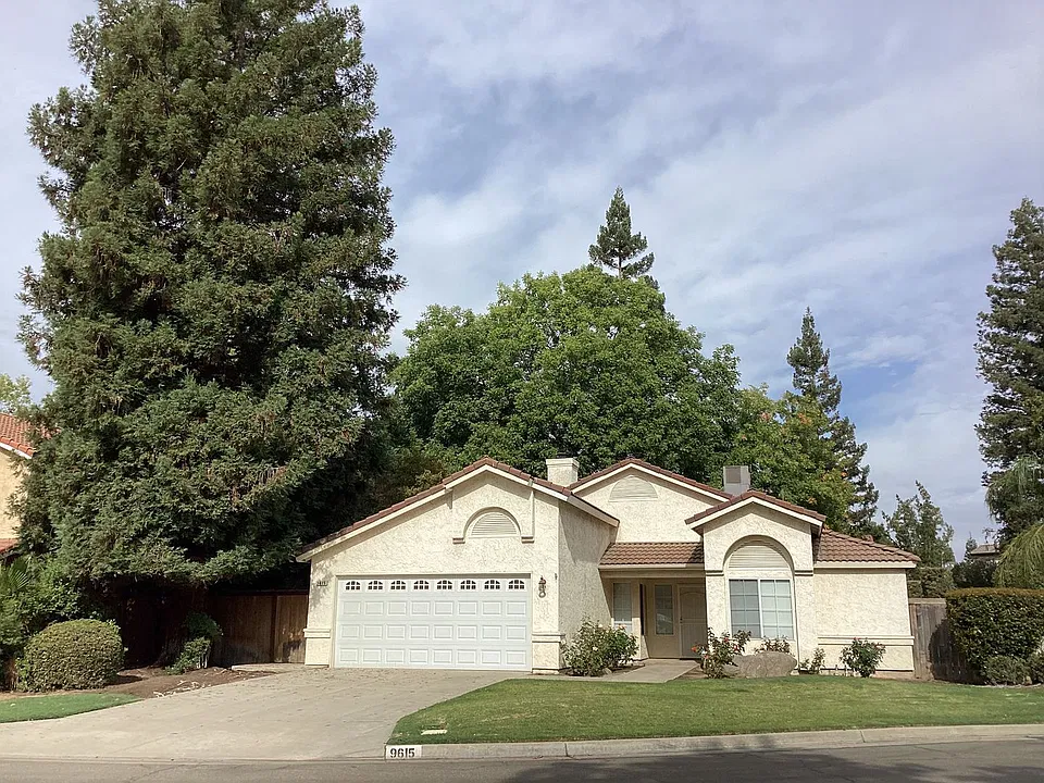 9615 N Buttonwood Ct
