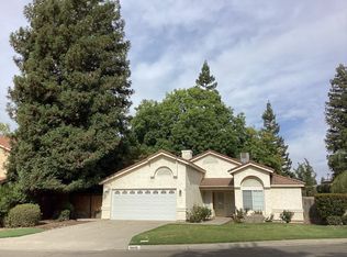 9615 N Buttonwood Ct, Fresno, CA