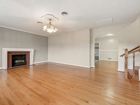 4th image of 1045 Fisher Rd