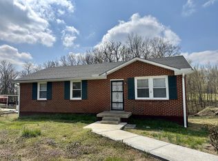 1422 Lakeview Rd, Clarksville, TN 37040