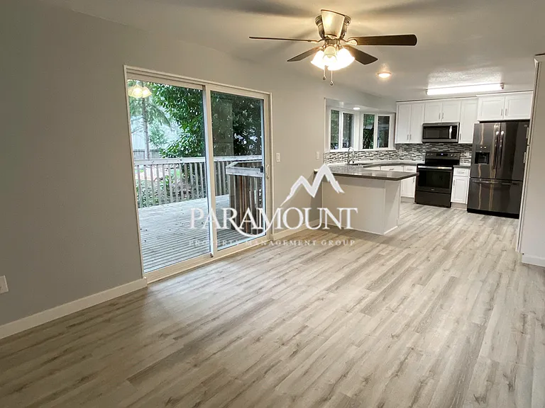 6321 Rest Pl NE — Photo 7