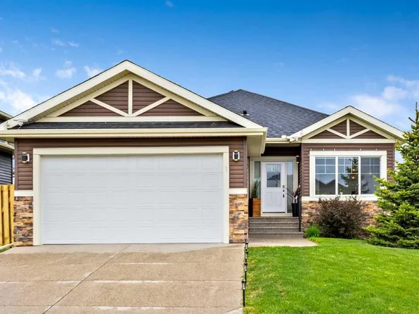 1 E Lakes Estates Cir, Strathmore, AB T1P 0B7