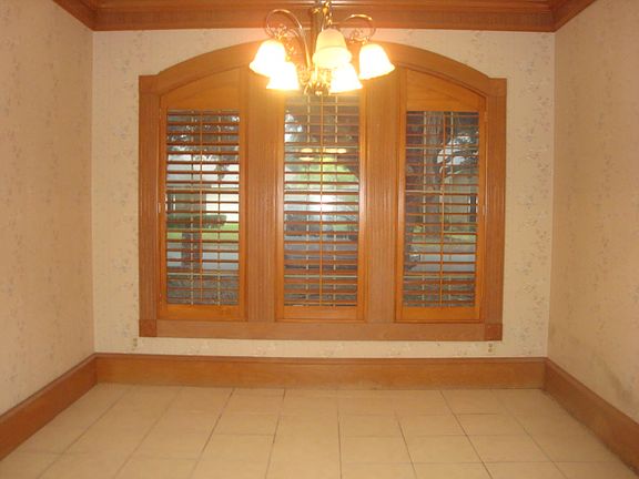5th image of 217 East Kiwi Avenue
