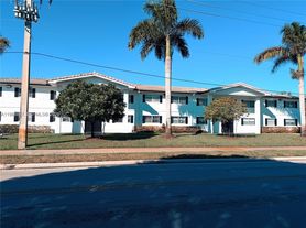 4280 Woodside Dr, Pompano Beach, FL