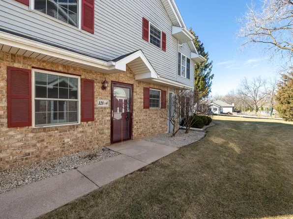 328 Kettle Moraine DRIVE NORTH North #4, Slinger, WI 53086