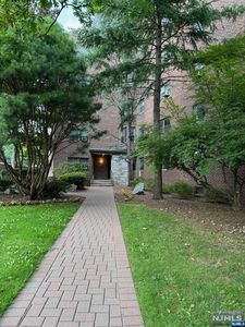 411 Park Pl APT 1D, Fort Lee, NJ, 07024