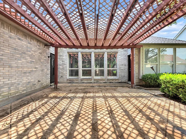 6008 Rock Ridge Dr — Photo 15