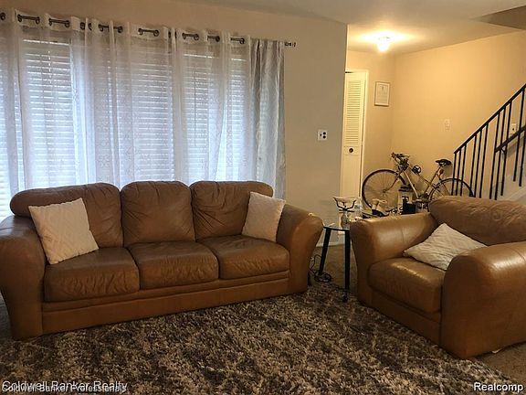 5th image of 30149 Lorraine Ave Unit 3