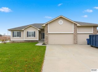 2303 Oriole Dr, Bellevue, NE 68123