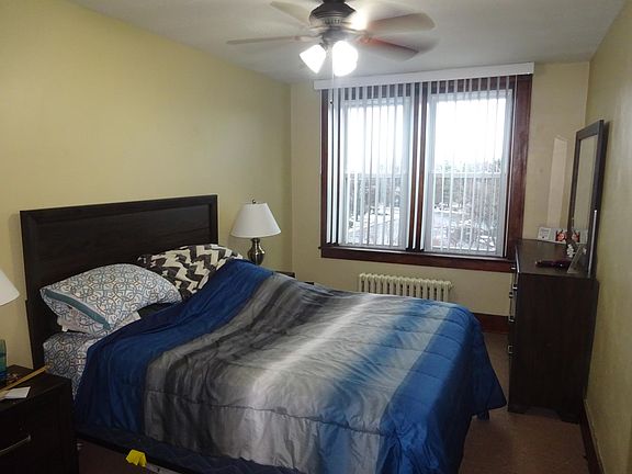 Current resident has apartment set up as one bedroom, using the second bedroom as a dining room.