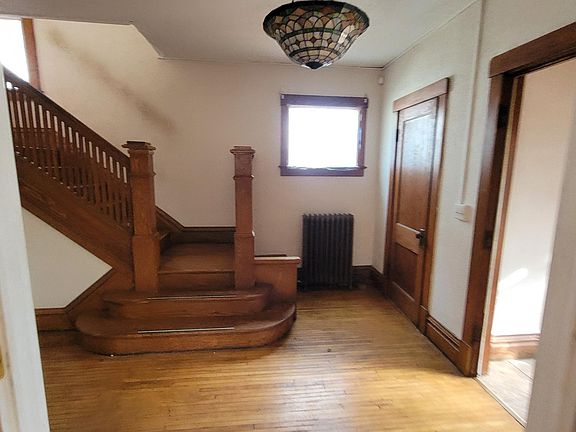 2nd image of 721 E Illinois Ave