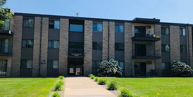 Oakwood Court Apartments — Photo 21