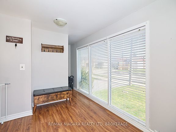 4th image of 44 Churchill St